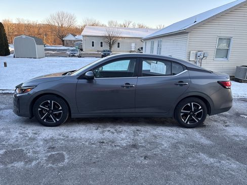 Used 2024 Nissan Sentra SV image 7