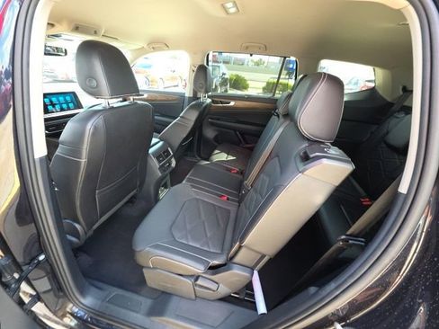 Used 2024 Volkswagen Atlas SE image 23