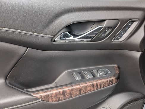 Certified 2023 GMC Acadia Denali w/ Denali Technology Package image 15