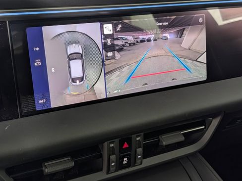 New 2026 Porsche Macan 4S Electric image 30