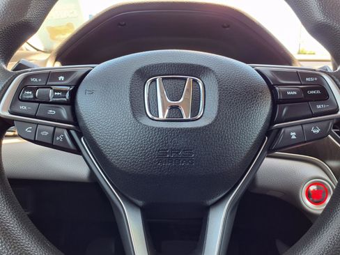 Used 2018 Honda Accord EX image 16