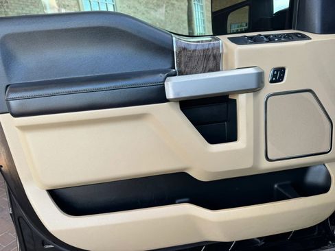 Used 2017 Ford F250 Lariat w/ Lariat Ultimate Package image 19