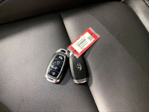 Used 2023 Hyundai Kona Limited image 31