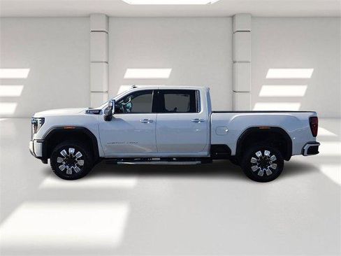 Certified 2025 GMC Sierra 3500 Denali w/ Denali Reserve Package image 2