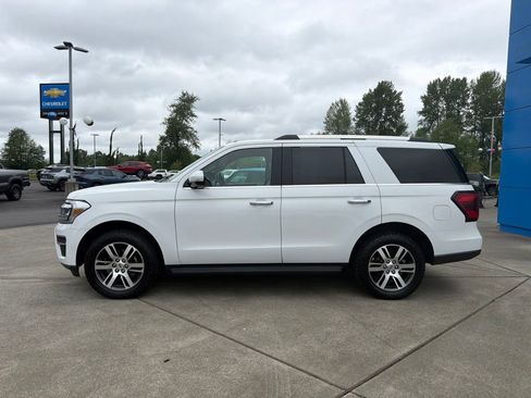 Used 2024 Ford Expedition Limited AWD/4WD image 2