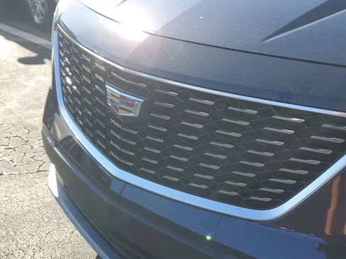 Used 2022 Cadillac XT4 Premium Luxury w/ Enhanced Visibility Package image 9