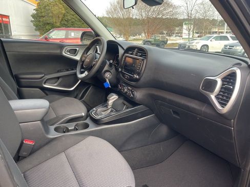 Used 2024 Kia Soul LX w/ Option Group 015 image 17