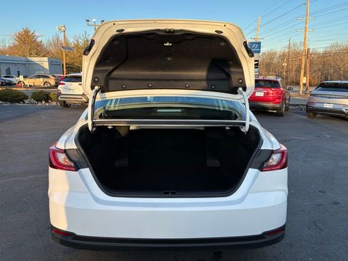 Used 2025 Toyota Camry LE image 11