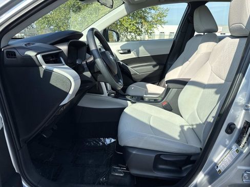 Used 2022 Toyota Corolla Cross L image 21