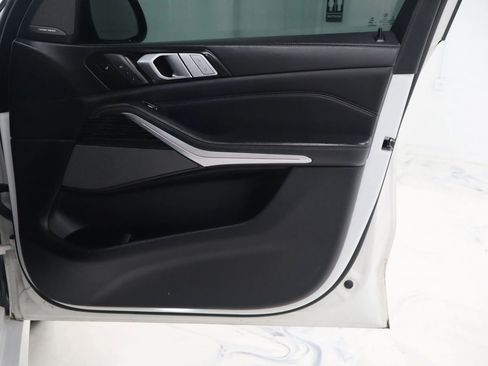 Used 2019 BMW X7 xDrive50i w/ M Sport Package AWD/4WD image 26