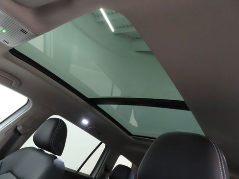 New 2026 Volkswagen Atlas SE image 21