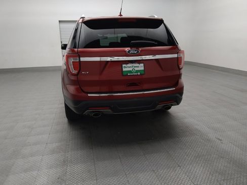 Used 2018 Ford Explorer XLT w/ Equipment Group 202A image 6