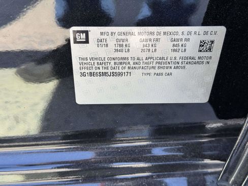 Used 2018 Chevrolet Cruze LT w/ Sun And Sound Package FWD image 16