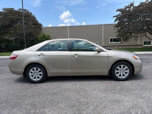 Used 2009 Toyota Camry XLE FWD image 5