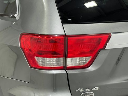 Used 2012 Jeep Grand Cherokee Overland AWD/4WD image 33