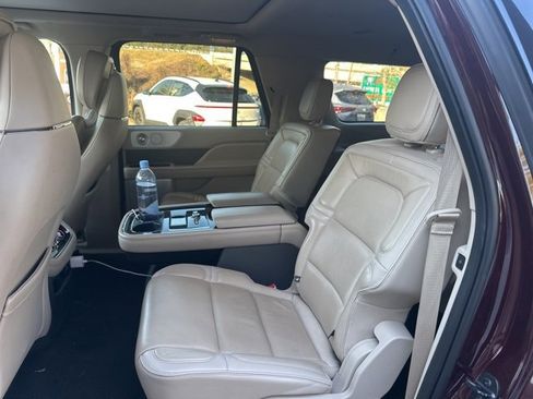 Used 2019 Lincoln Navigator L Reserve w/ Cargo Package image 7