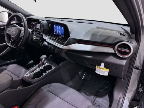 Certified 2026 Chevrolet Trax RS w/ Sunroof Package image 31