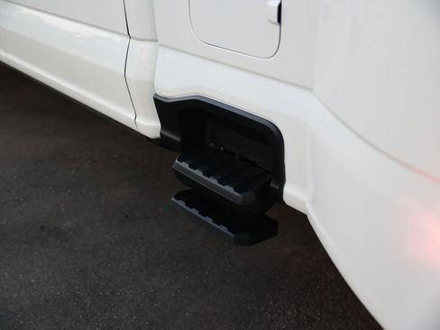 Used 2025 Ford F450 Platinum w/ FX4 Off-Road Package image 16