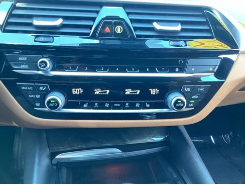 Used 2021 BMW 530i xDrive w/ Premium Package AWD/4WD image 23