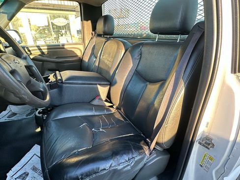 Used 2006 Chevrolet Silverado 2500 W/T RWD image 14
