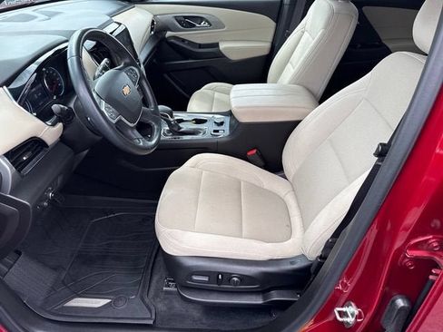 Used 2023 Chevrolet Traverse LT FWD image 10