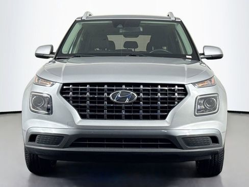 Used 2021 Hyundai Venue SEL w/ Cargo Package image 2