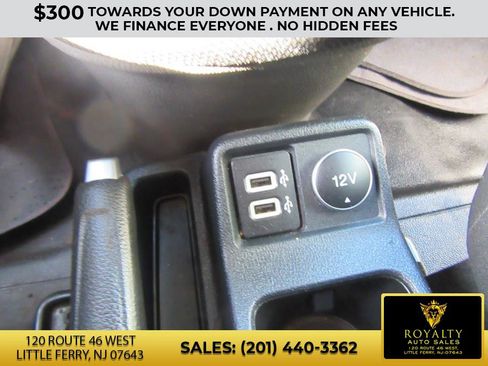 Used 2019 Ford Transit Connect XLT image 28