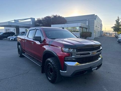 Used 2021 Chevrolet Silverado 1500 LT AWD/4WD image 3