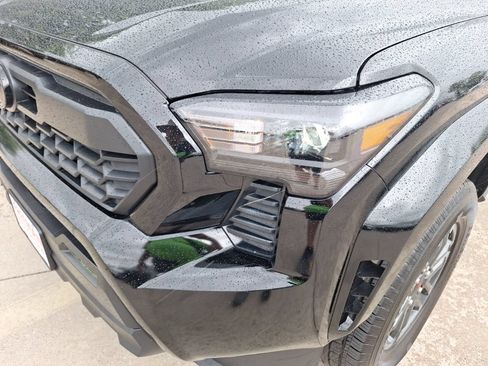 Used 2025 Toyota Tacoma TRD Sport RWD image 10