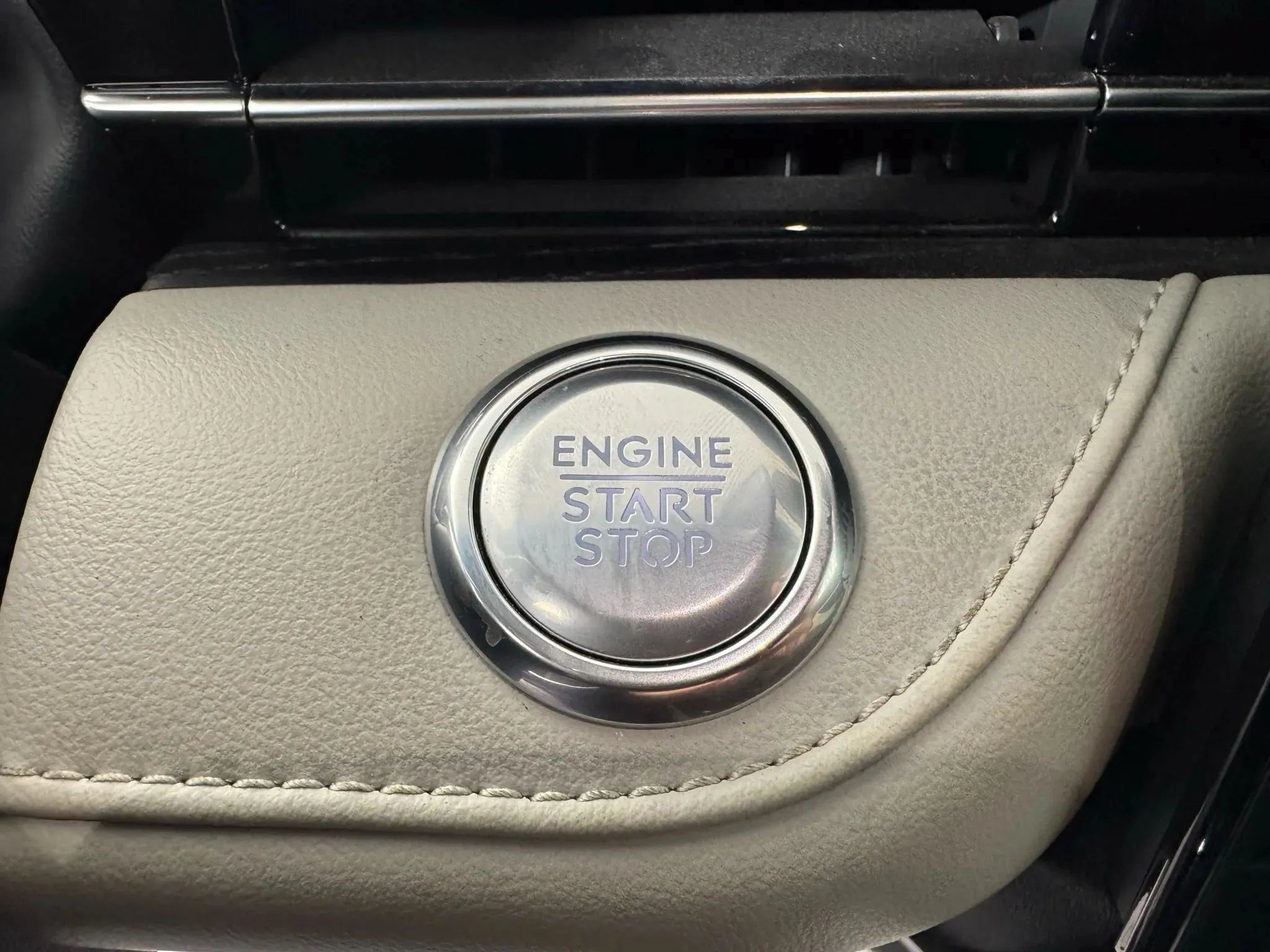 Used 2024 Lincoln Nautilus Reserve w/ Equipment Group 202A AWD/4WD image 17