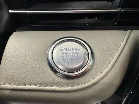 Used 2024 Lincoln Nautilus Reserve w/ Equipment Group 202A AWD/4WD image 17