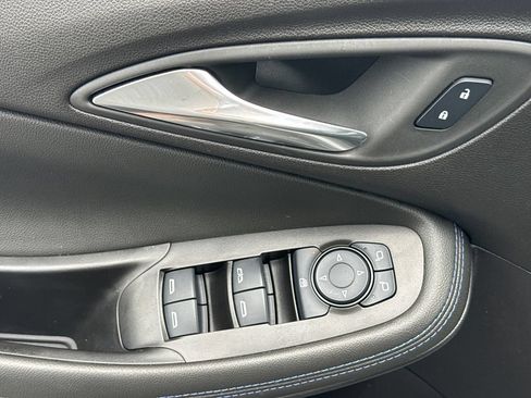 Certified 2025 Buick Encore GX Sport Touring FWD image 15