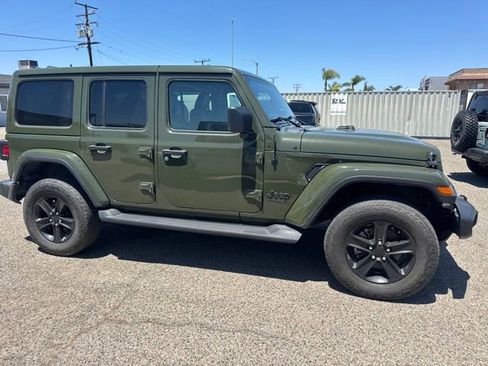 Used 2022 Jeep Wrangler Unlimited Sahara AWD/4WD image 4