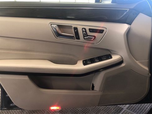 Used 2014 Mercedes-Benz E 350 Sedan image 17