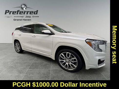 Used 2024 GMC Terrain Denali image 8