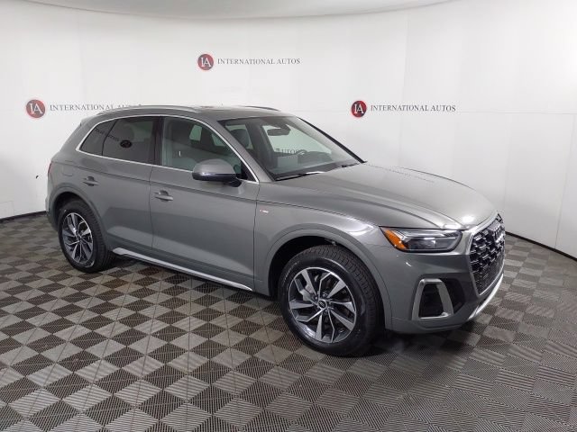 Certified 2023 Audi Q5 2.0T Premium Plus w/ Premium Plus Package AWD/4WD image 3
