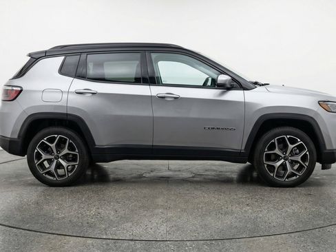 Used 2025 Jeep Compass Limited AWD/4WD image 11