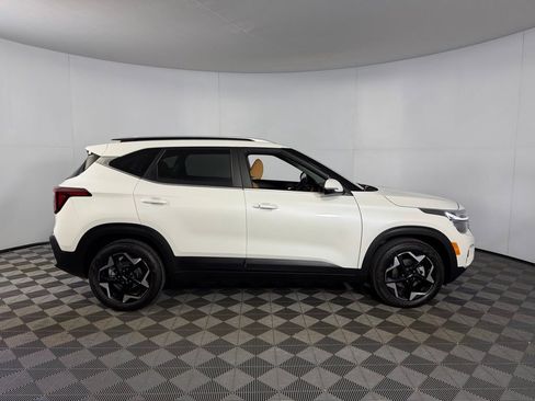 Used 2025 Kia Seltos EX w/ EX Sunroof Package image 5