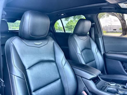 Used 2022 Cadillac XT4 Sport w/ Enhanced Visibility Package FWD image 27