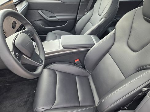 Used 2024 Tesla Model S Plaid image 6