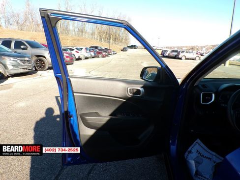 Used 2024 Hyundai Venue SEL image 13