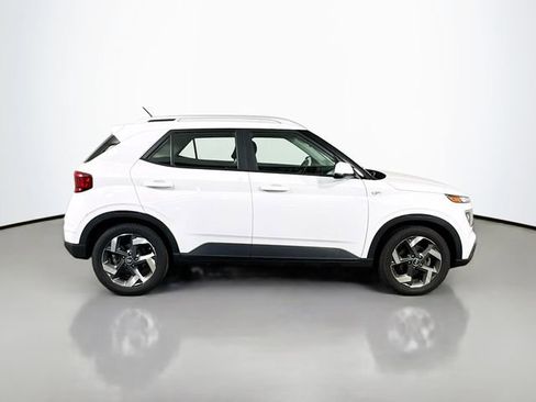 Used 2023 Hyundai Venue SEL w/ Cargo Package FWD image 7