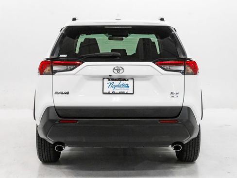 Used 2020 Toyota RAV4 XLE w/ XLE Grade Weather Package AWD/4WD image 27