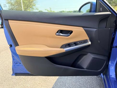 Used 2020 Nissan Sentra SV w/ SV Premium Package FWD image 14