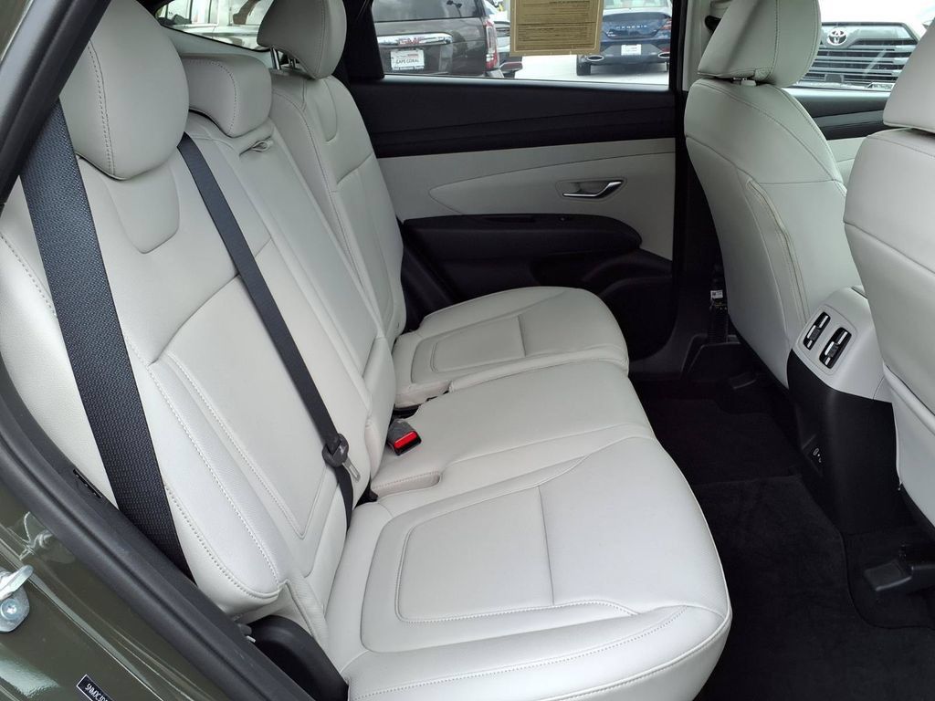 Used 2025 Hyundai Tucson SEL FWD image 16