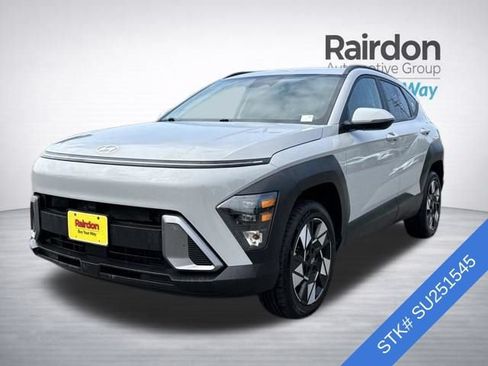 Used 2025 Hyundai Kona SEL AWD/4WD image 3
