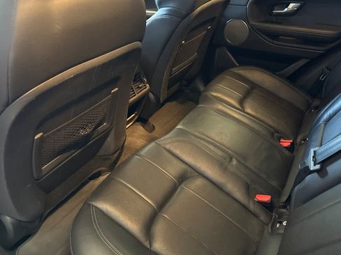 Used 2018 Land Rover Range Rover Evoque SE image 12