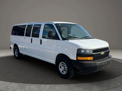 Used 2020 Chevrolet Express 3500 LS image 10