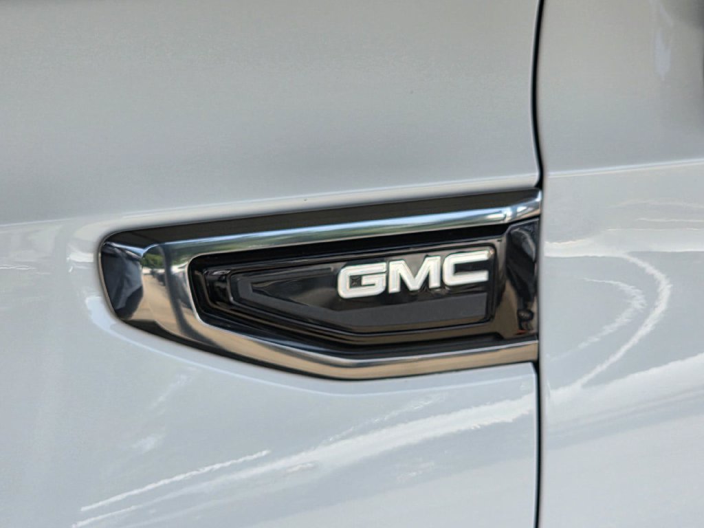 Used 2021 GMC Yukon XL AT4 w/ AT4 Premium Plus Package AWD/4WD image 32