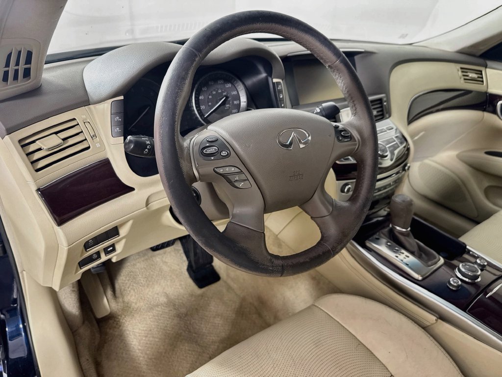 Used 2016 INFINITI Q70 L 3.7 AWD/4WD image 10